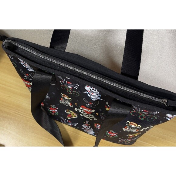 Ed Hardy Large Tote Zip Black Eve Print Chains Charms Logo Skull Heart Y2K NEW - Picture 7 of 9